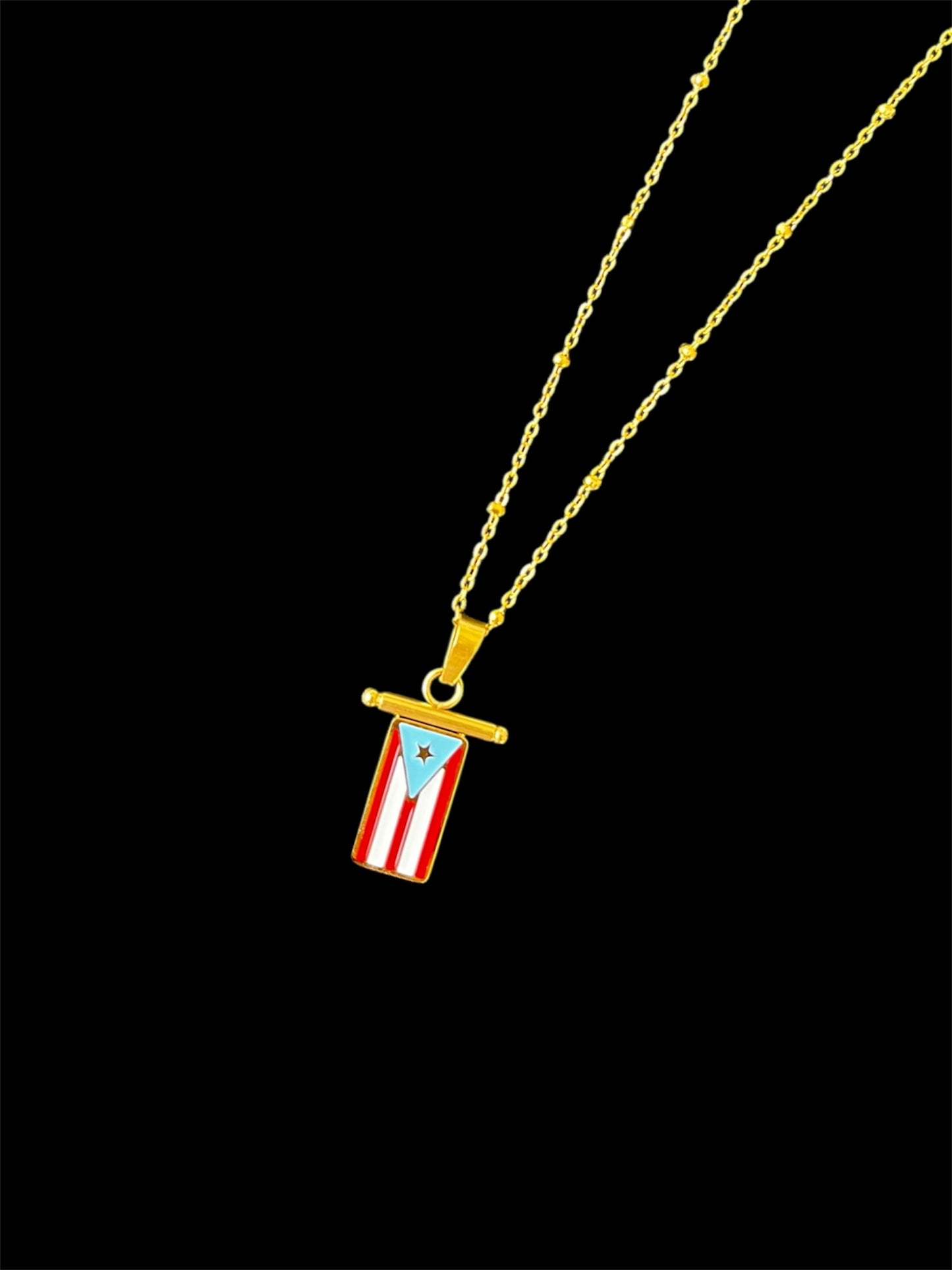 PR red necklace✨